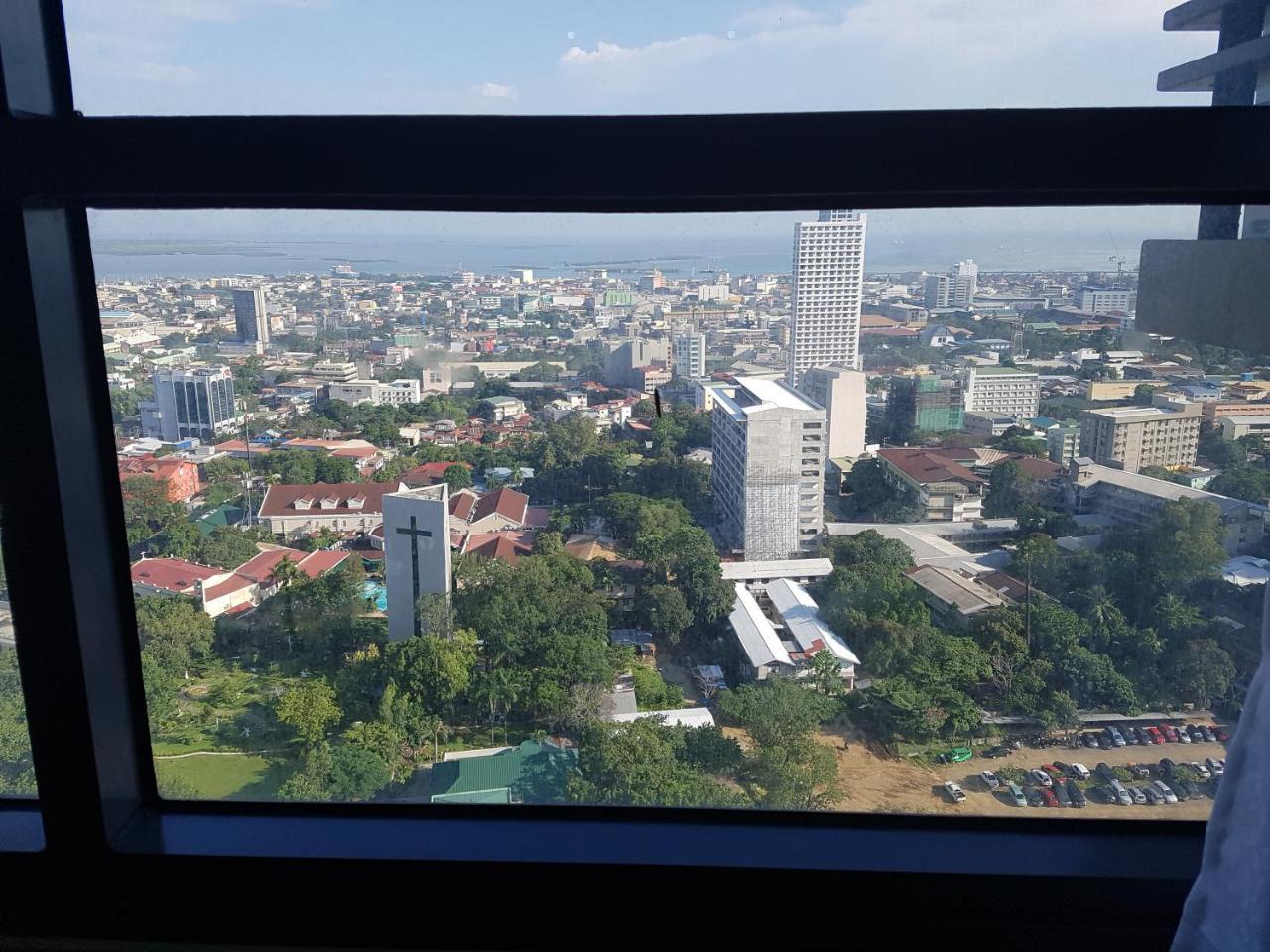 Hermione'S Haven At Horizon 101 Cebu Stadt Exterior foto